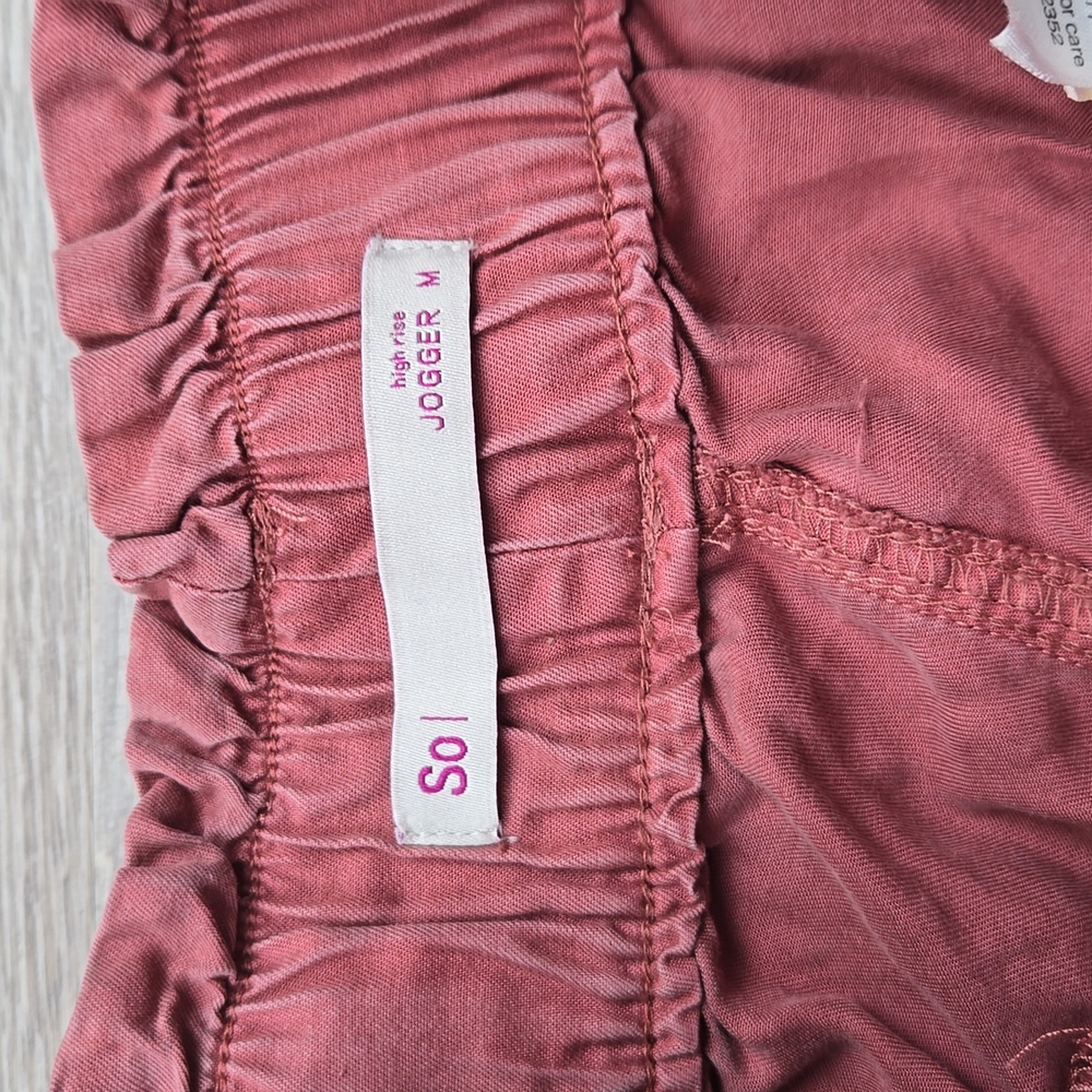 SO high rise jogger M lyocell light brick red pants - Picture 4 of 5